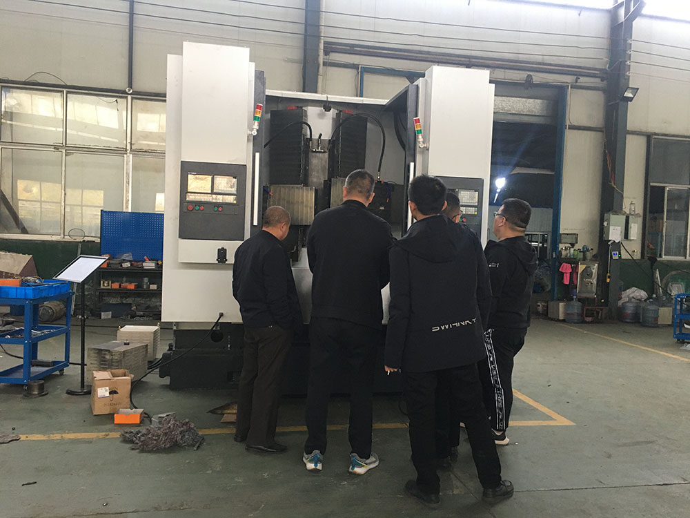 山西客户来考察双主轴数控立车
