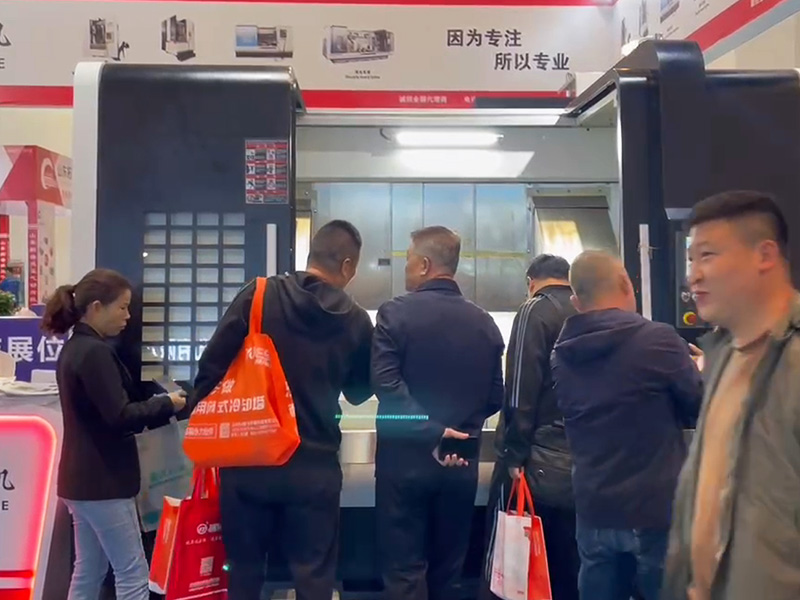 潍坊鲁台机床展会第二天