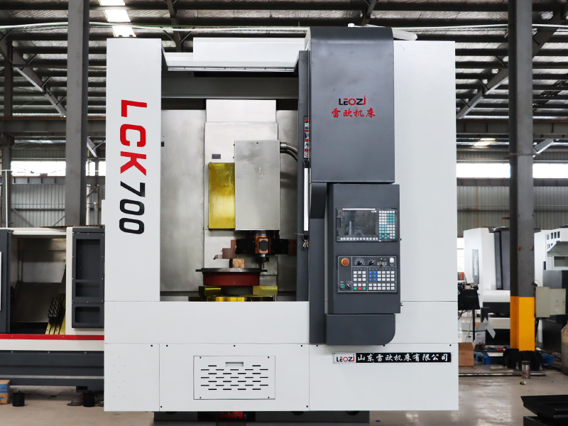LCK700数控立车工件加工